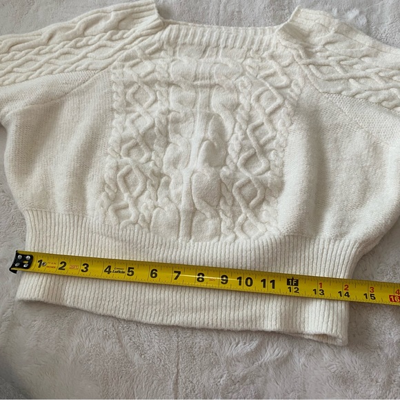 Cropped Top Sweater - Picture 7 of 12